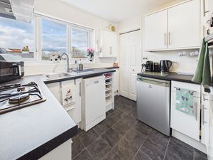 KITCHEN- click for photo gallery